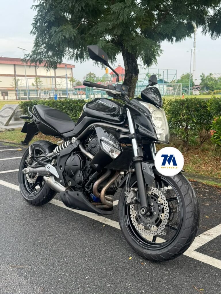 front view of a black motorcycle ER6N facing the camera