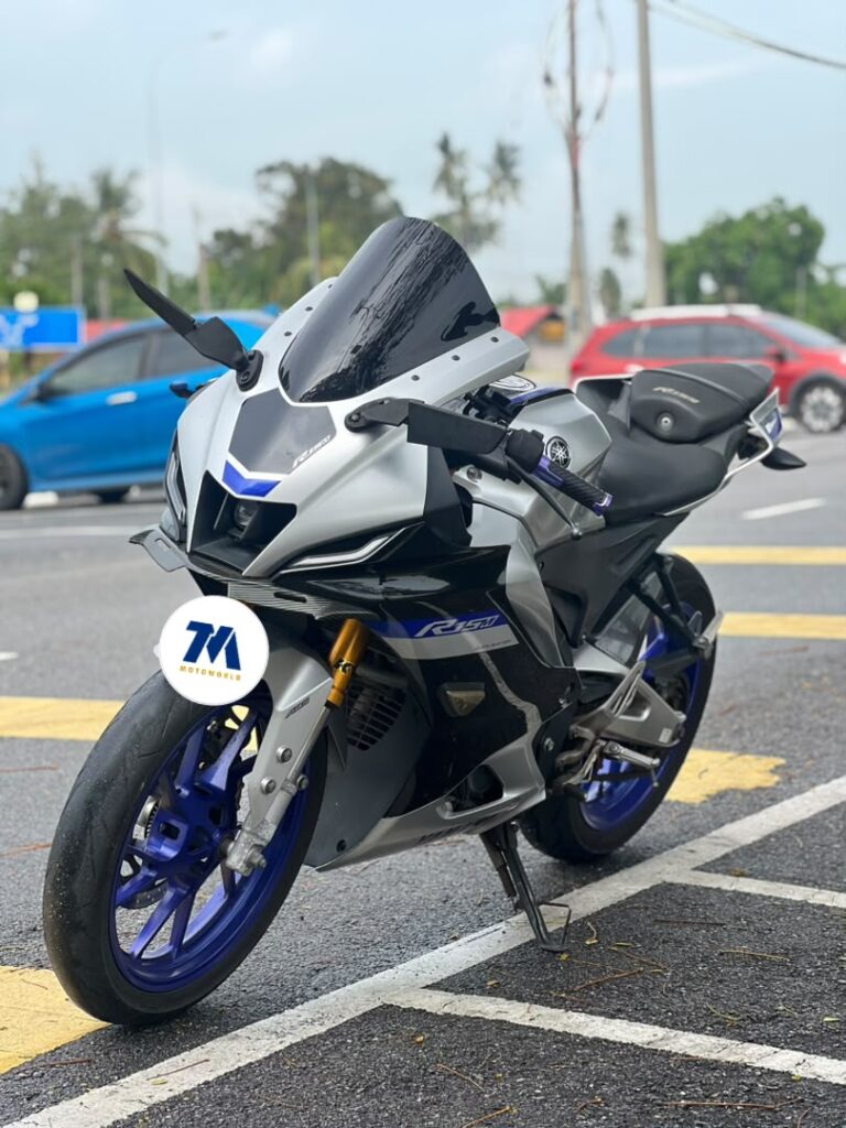 front view of Yamaha R15M motorcycle
