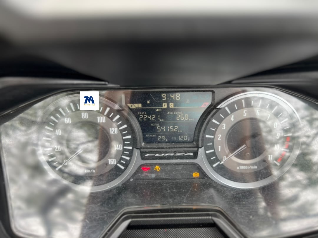2019 Honda Forza 300 | Black | Aftermarket Absorber | Aftermarket Windshield | Sportlight | Top Rack - Image 5