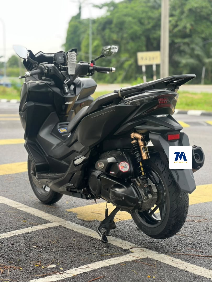 2019 Honda Forza 300 | Black | Aftermarket Absorber | Aftermarket Windshield | Sportlight | Top Rack - Image 3