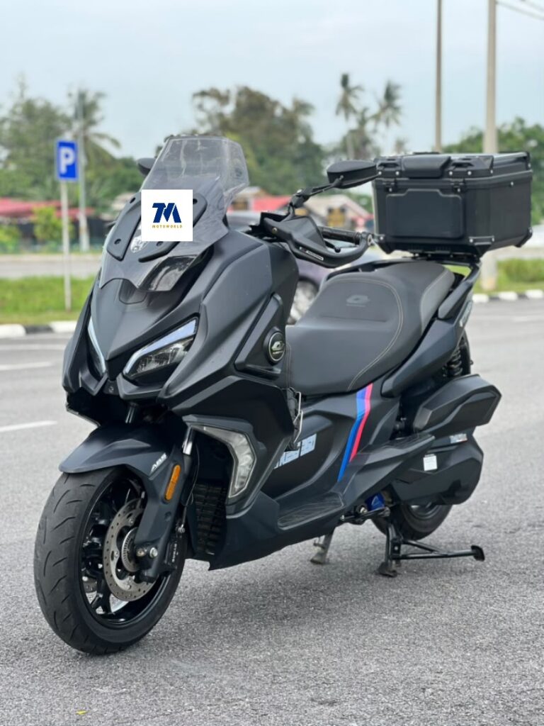 front three-quarter view of QJ MOTO FORTESS 350 with a top box