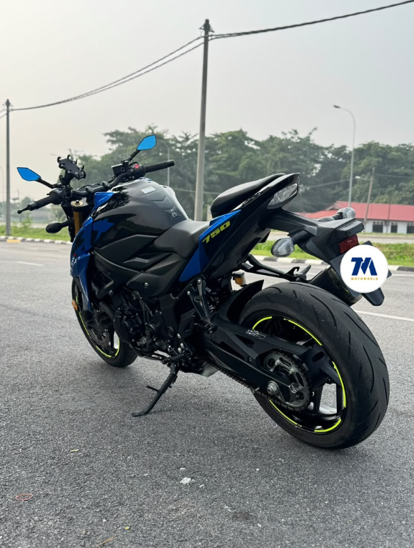 2022 Suzuki GSX-S750 - Image 2