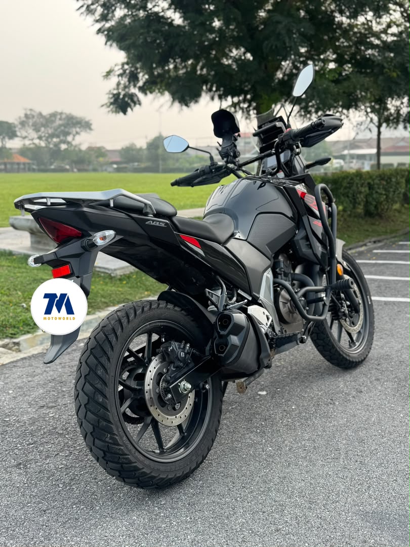 2025 Suzuki V-Strom SX 250 - Image 3