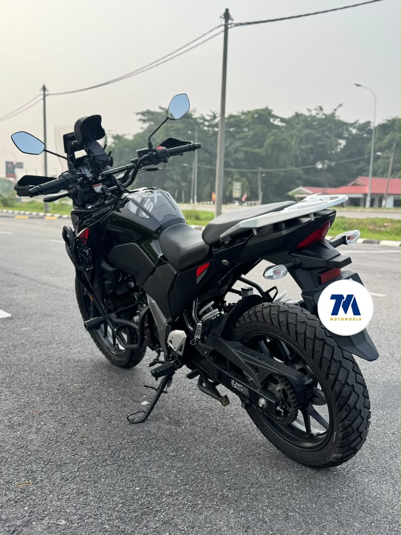 2025 Suzuki V-Strom SX 250 - Image 4