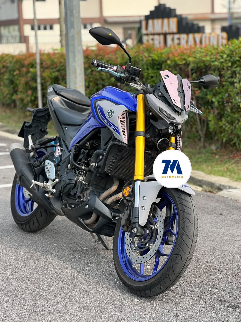 front view of a blue Yamaha motorcycle