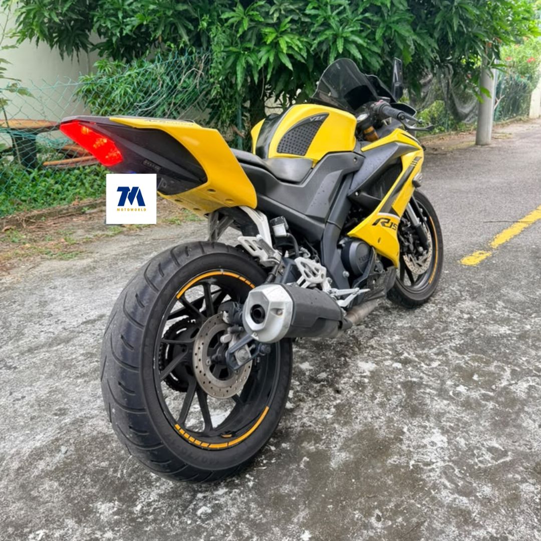 2018 Yamaha R15 - Image 2