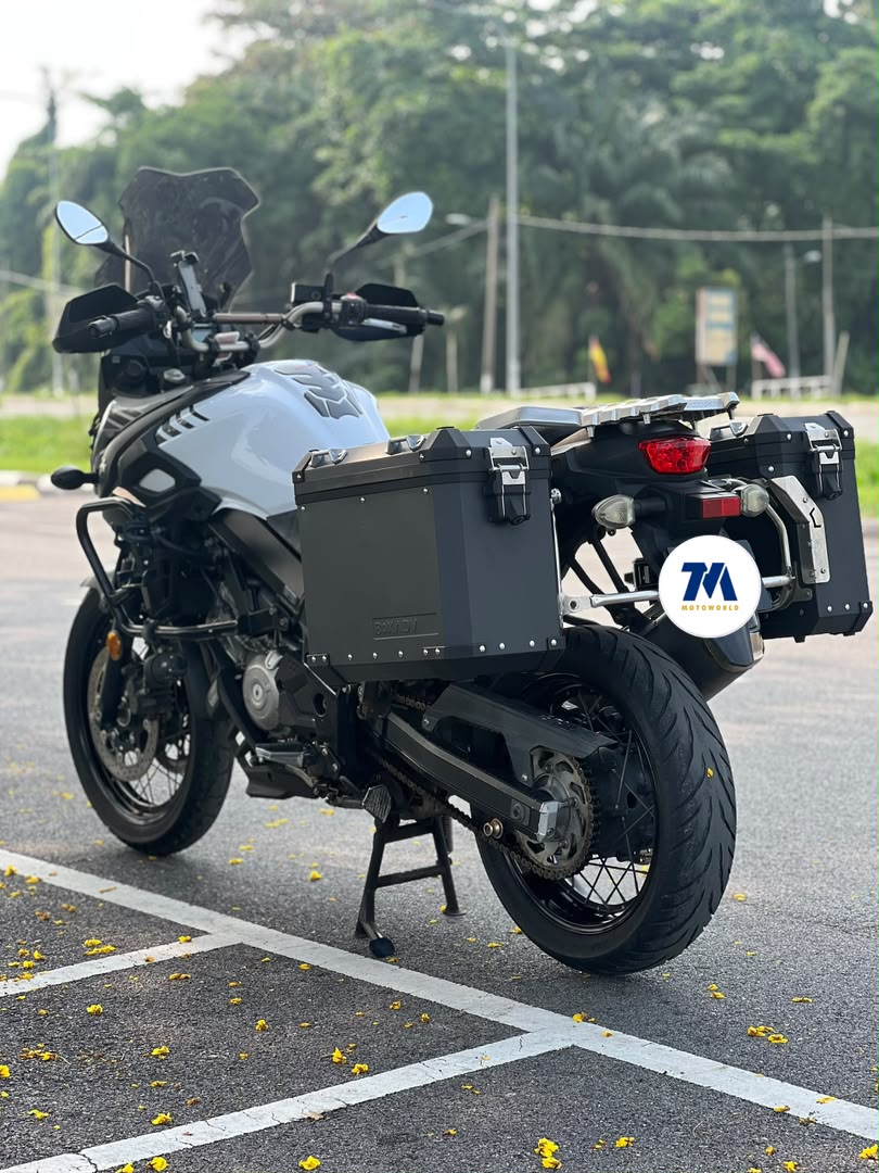 2017 Suzuki V-Strom 650 | Side Box | Crash Bar | Spotlights - Image 4