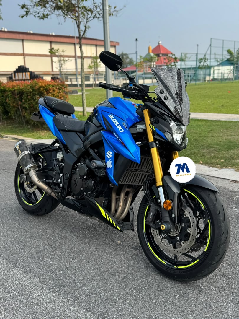 front view of blue Suzuki GSX-S750 motorcycle