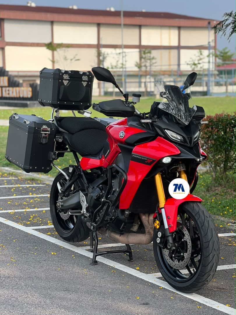 2022 Yamaha Tracer 9 GT | Top Box | Crash Bar | Windshield - Image 2