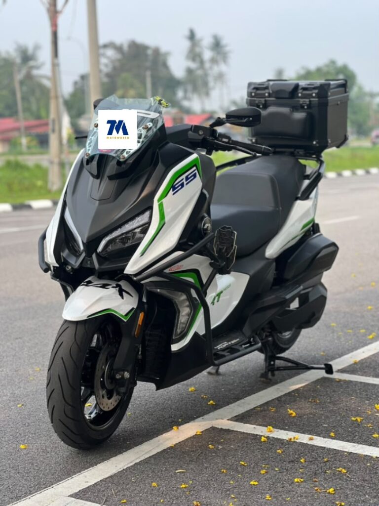 front 3/4 view of QJ MOTO FORT 350, white with green accents