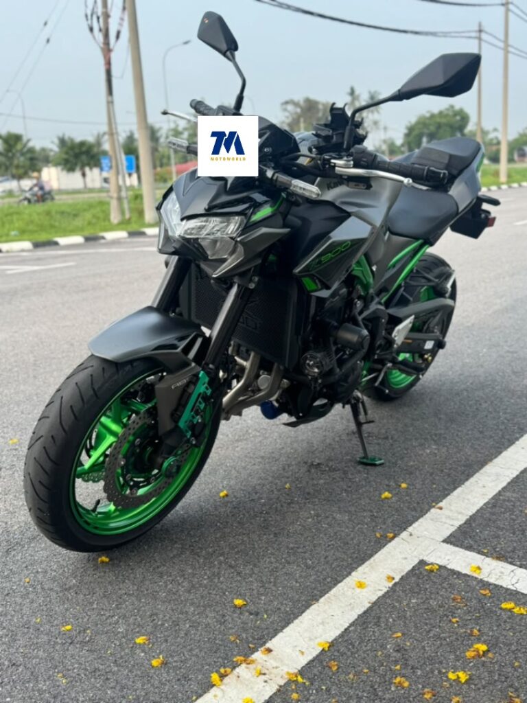 Kawasaki Z900 motorcycle front view with green accents