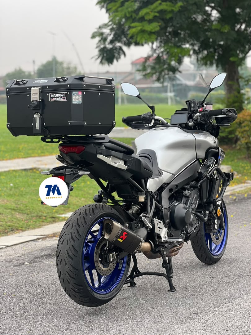 2021 Yamaha Tracer 9GT | Top Box | Akrapovic Slip On - Image 3