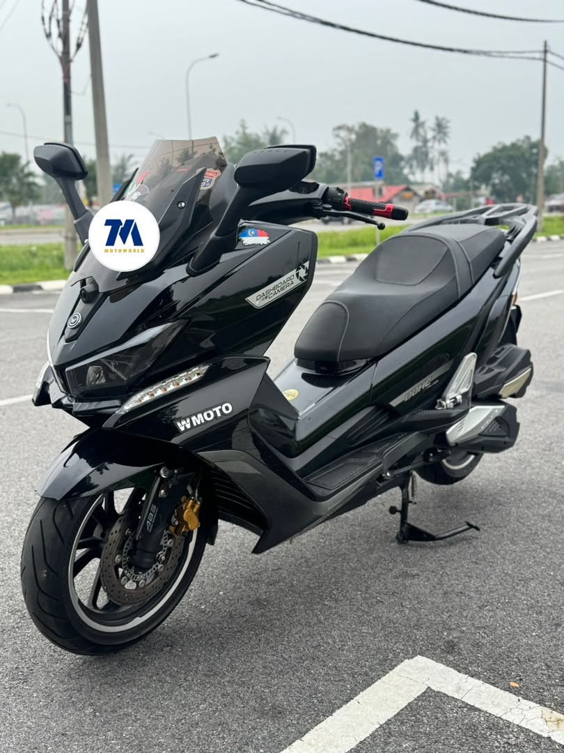 WMOTO RT3S motorcycle facing front-3/4