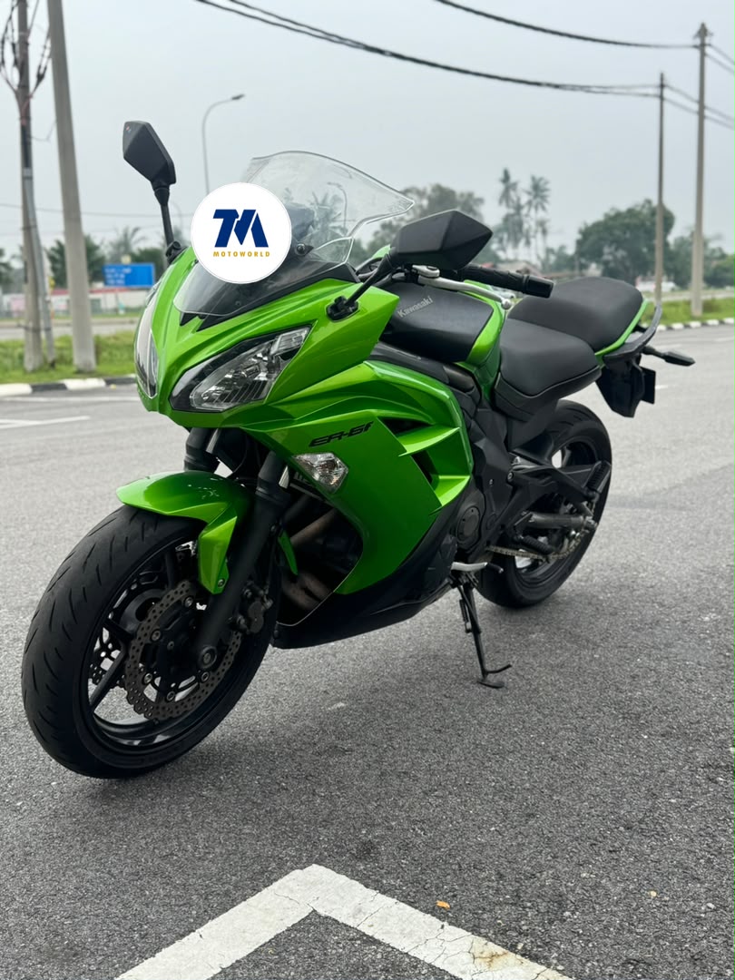 Front view of the green Kawasaki ER6F motorcycle