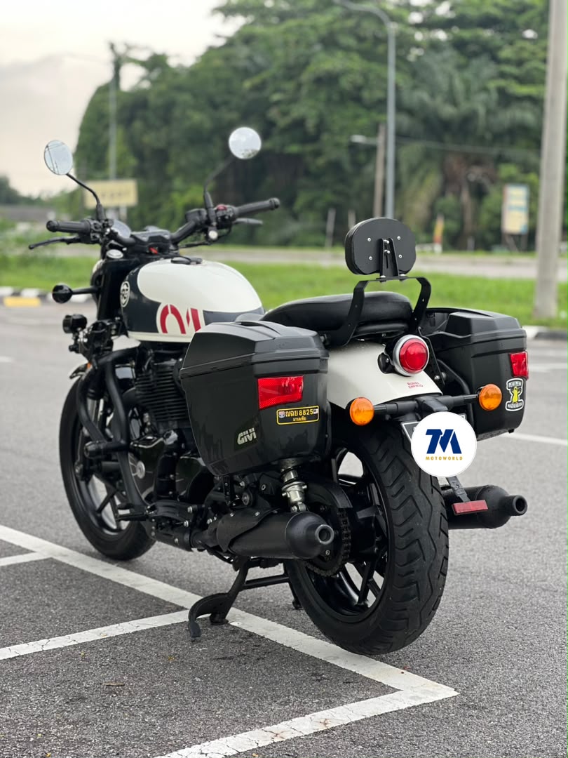 2024 Royal Enfield 650 Shotgun | GIVI Side Box | Backrest - Image 3