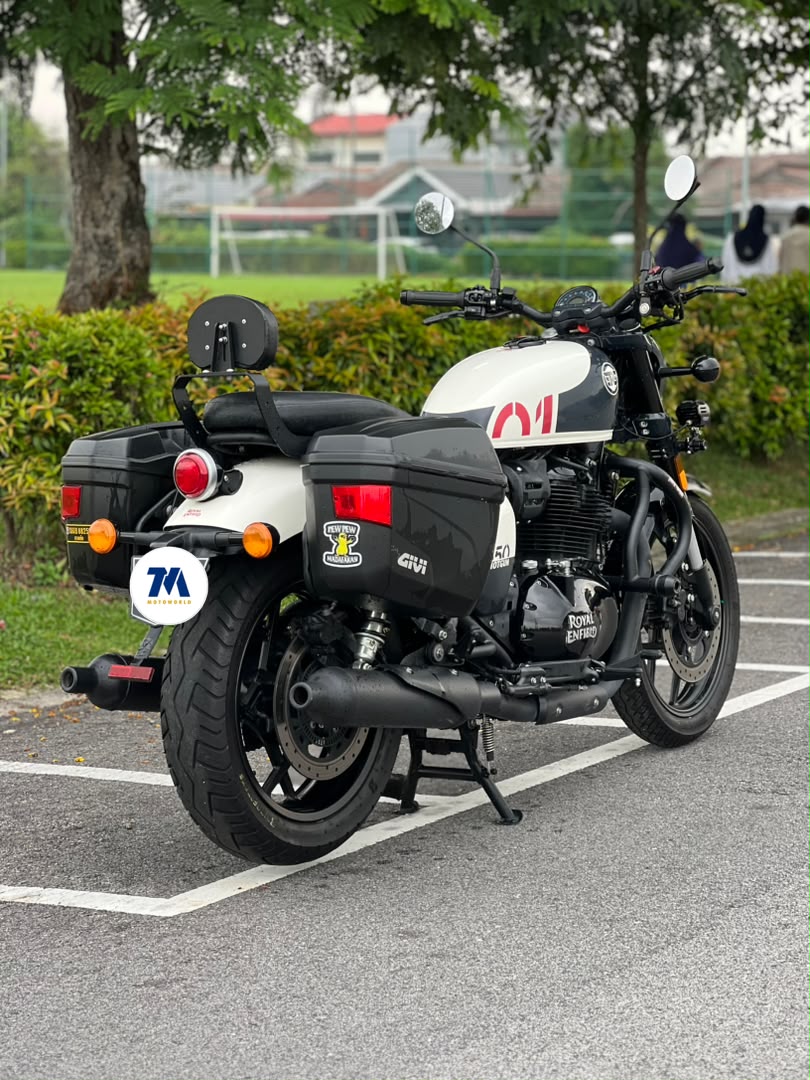 2024 Royal Enfield 650 Shotgun | GIVI Side Box | Backrest - Image 4