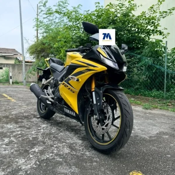 Yamaha R15