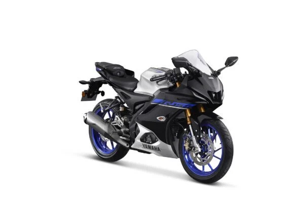 Yamaha R15M